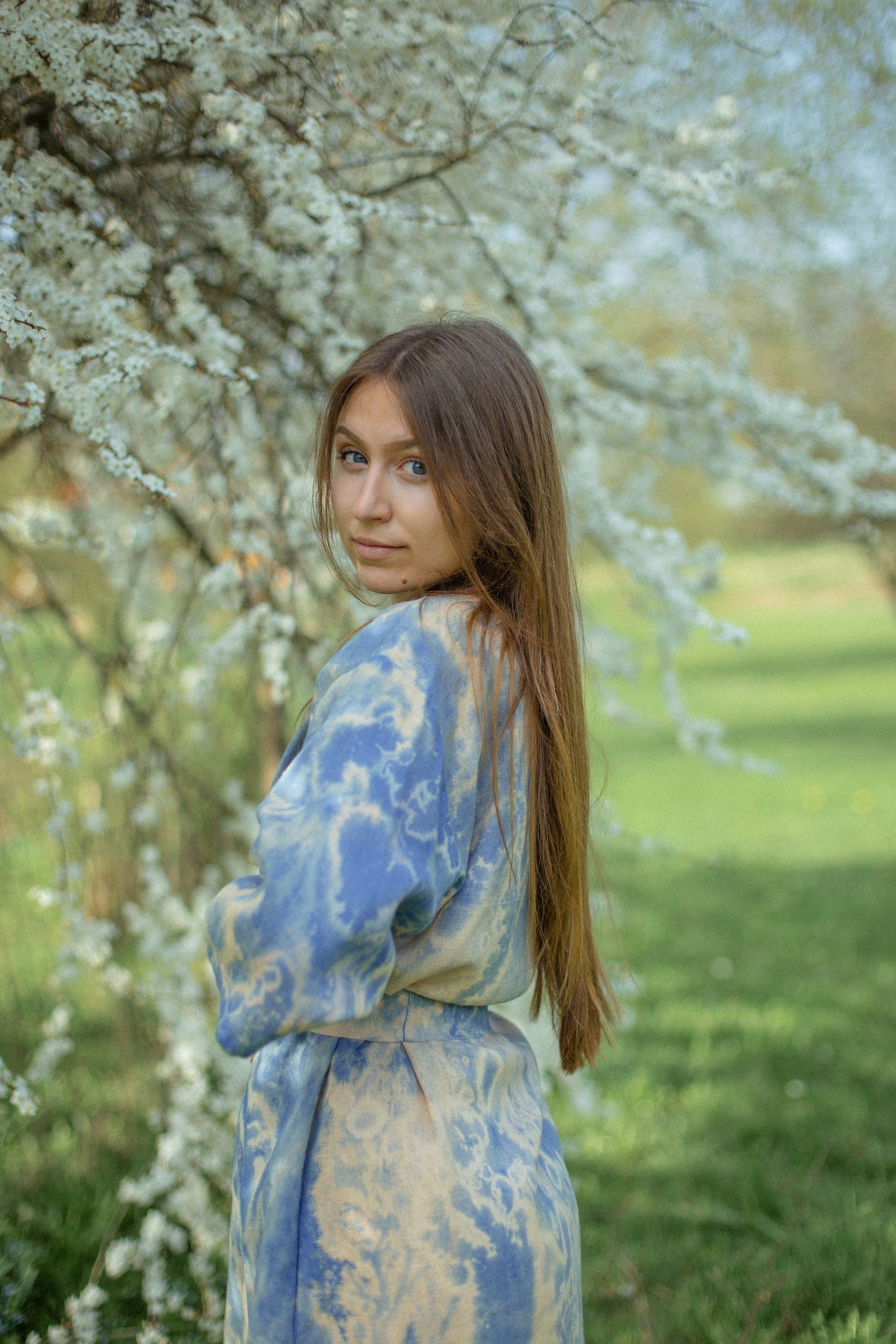 Aaktuāli! Lina kleita "Ziedputekšņi mākoņos"