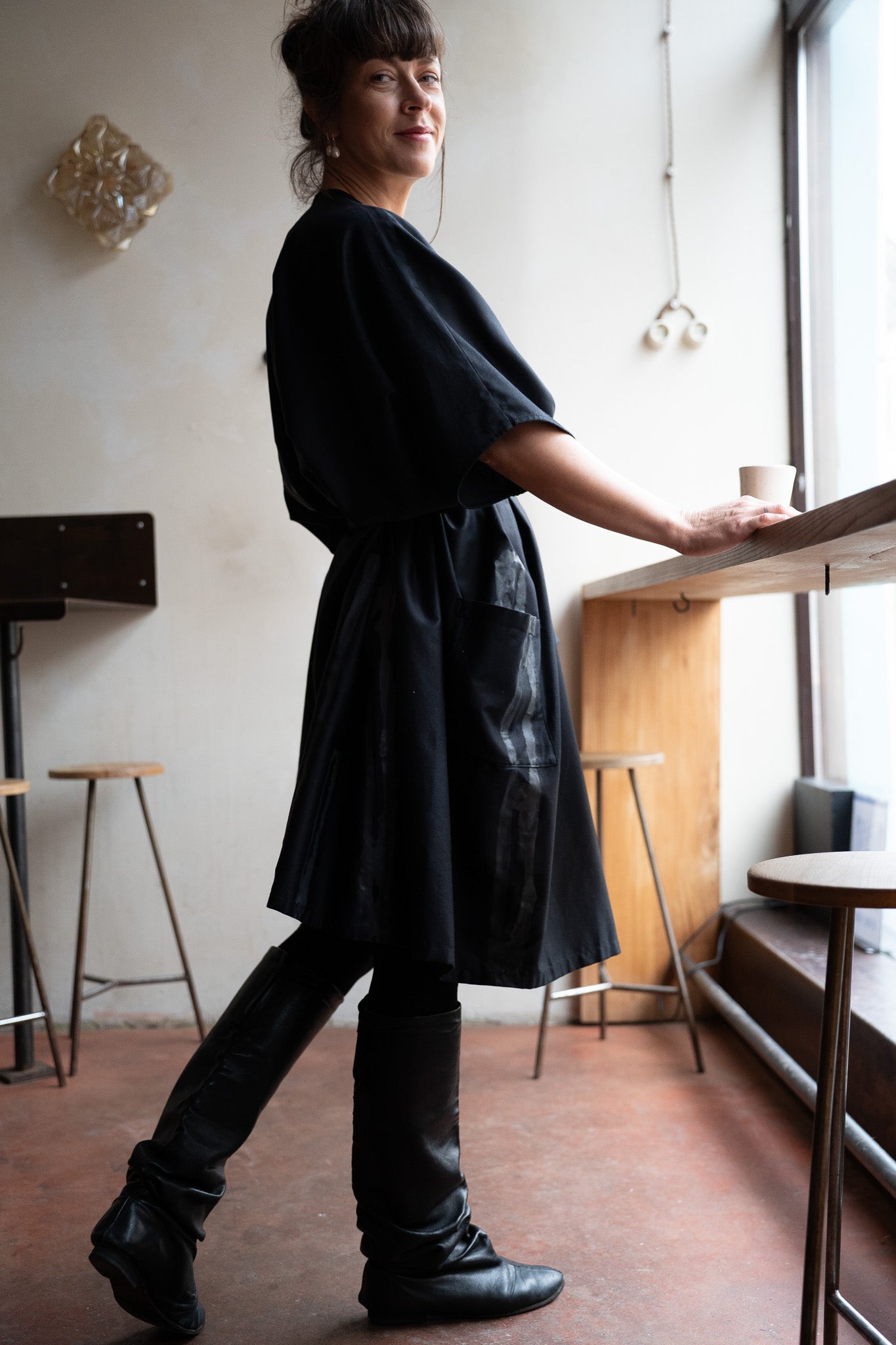 Satīna īsais kimono "Arhitekte"