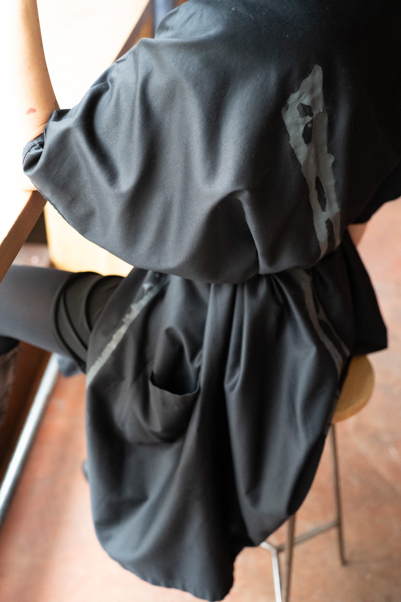 Satīna īsais kimono "Arhitekte"