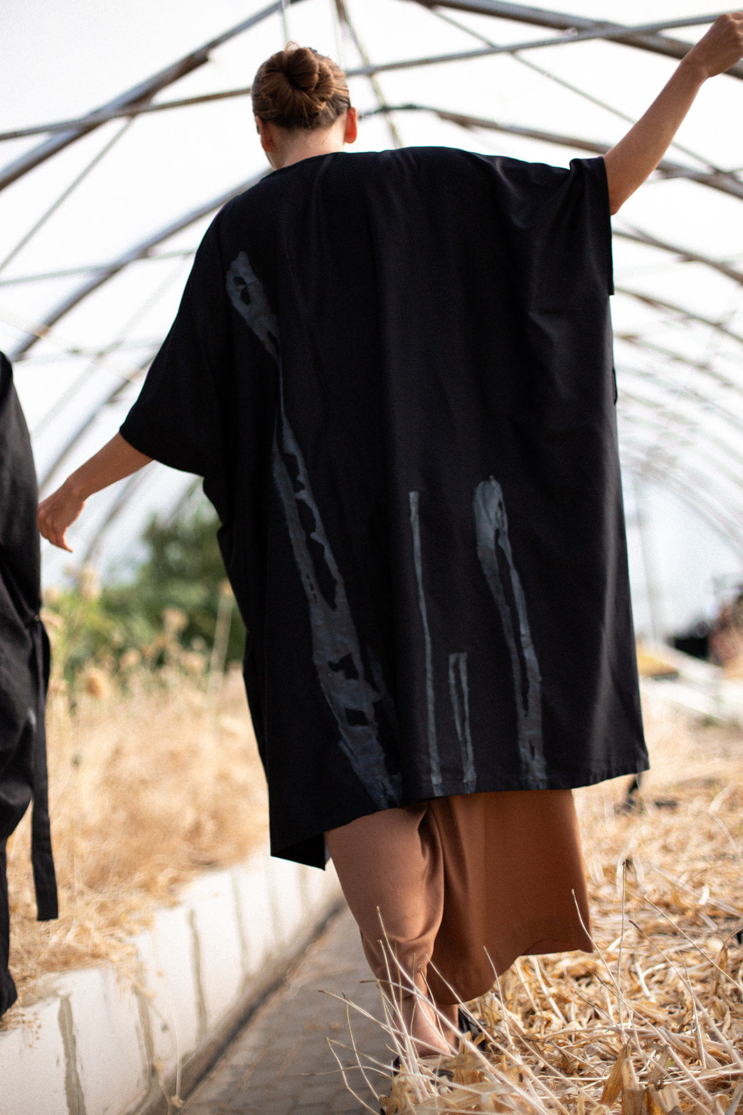 Satīna īsais kimono "Arhitekte"