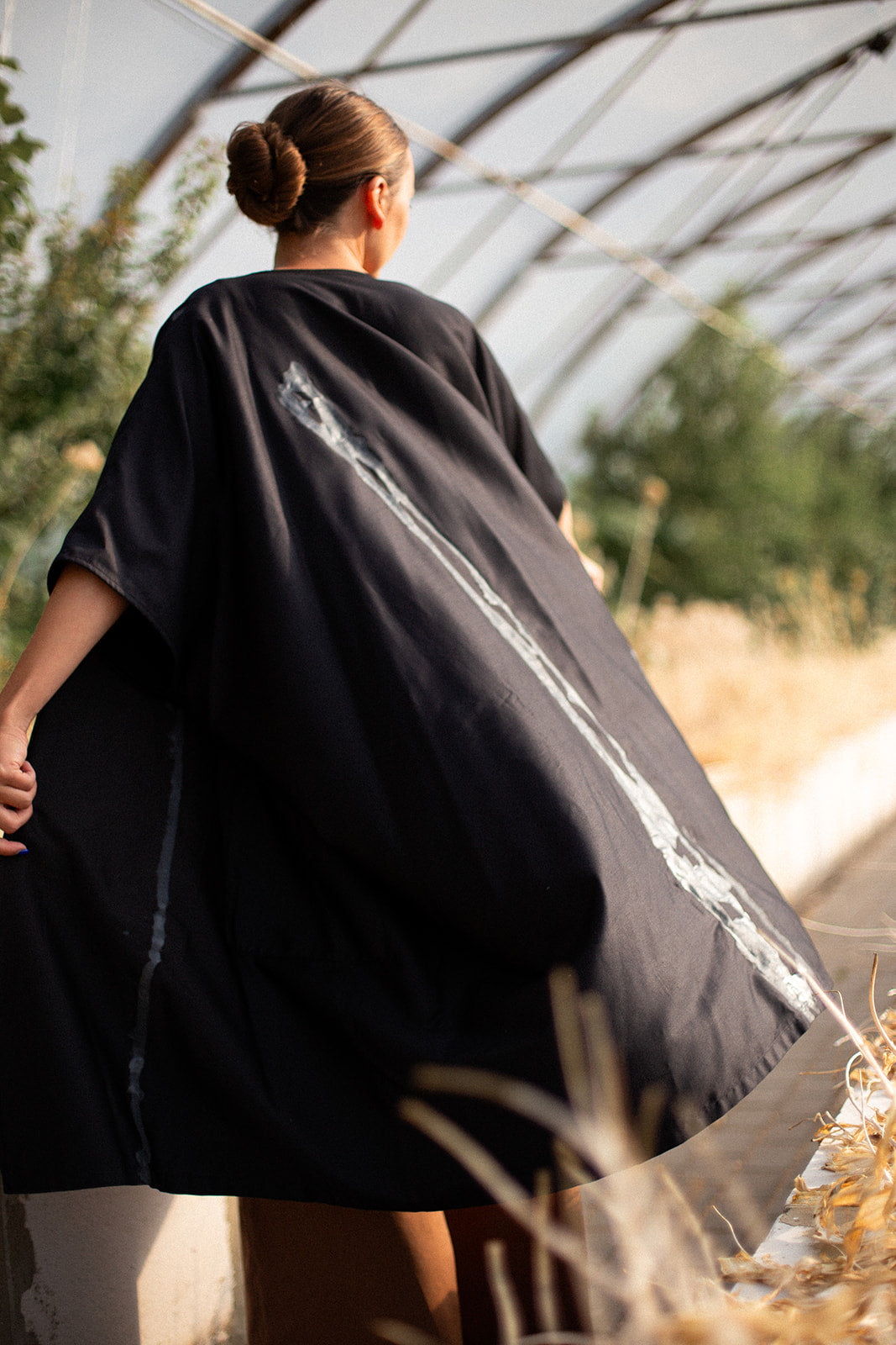 Satīna īsais kimono "Arhitekte"